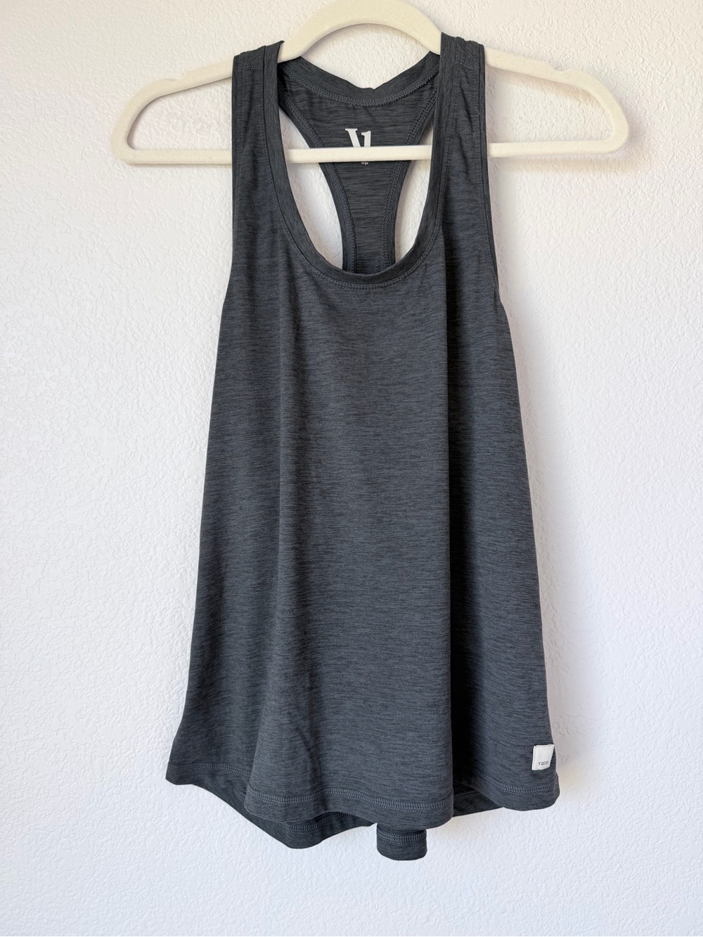 Vuori Lux Racerback Tank Top Large Charcoal Gray Workout Athletic Activewear